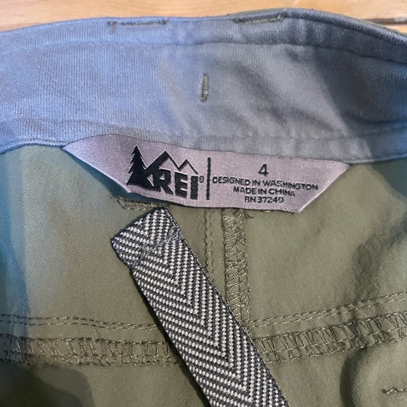 REI Ladies Hiking Pant Size 4 - Picture 4 of 8